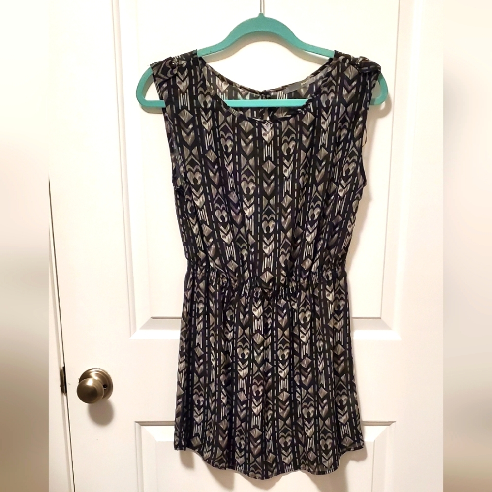 7/$30 🖤  grey and black pattern sheer mini dress